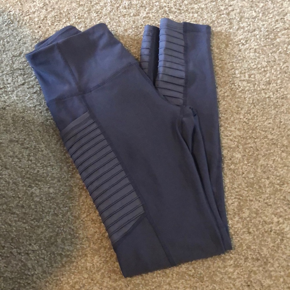 Athletic leggings